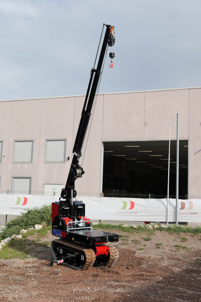 M-Crane 1030 RT Crawler Carrier — Monitor