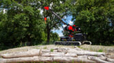 t-crane 1060 on uneven gravel